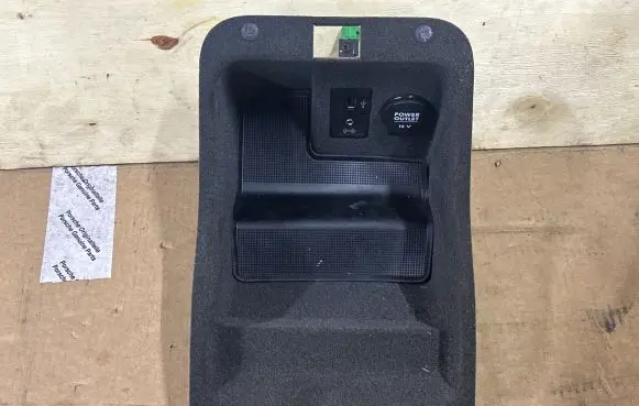 Porsche Cayenne (92A) Glove box central console 7P5857232C 3009122900 551186240