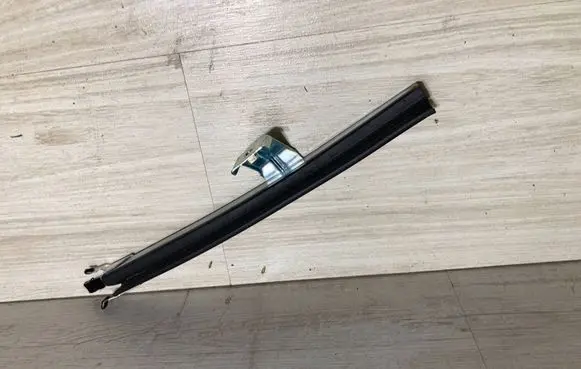 Rear door window regulator with motor