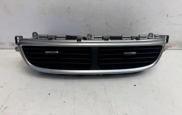 Hyundai Tucson TL Dash center air vent grill 97410D7BA0