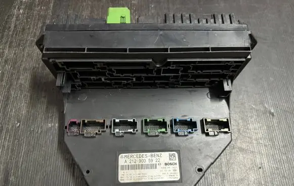 Mercedes-Benz SLK R172 Climate control unit A2129005922 A2129025504 A2129015304
