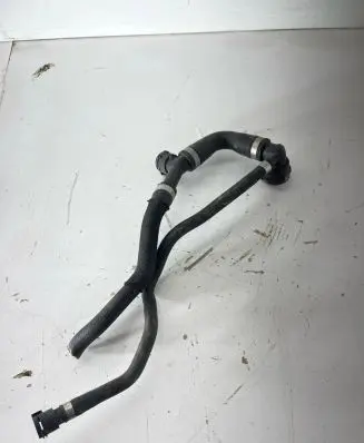 Coolant pipe/hose