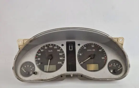 Volkswagen Sharan Speedometer (instrument cluster) YM2110849AA VAAM1001624 7M0920821R