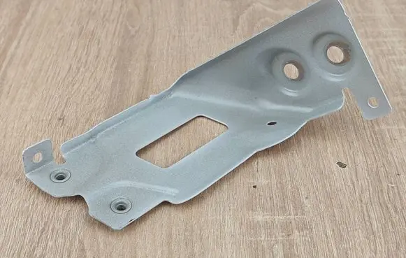 BMW X5 G05 Fender mounting bracket 7472596