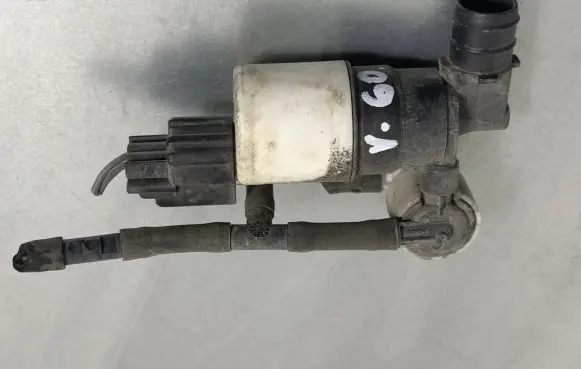 Volvo V60 Windscreen/windshield washer pump