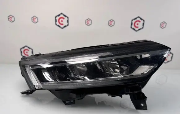 Renault Koleos II Headlight/headlamp 260104431R