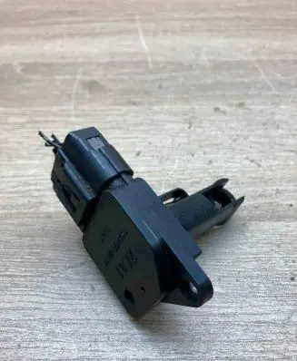 Toyota Avensis T250 Mass air flow meter 1974002010 ZL01