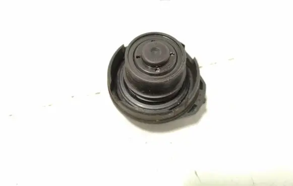 Audi A6 S6 C6 4F Oil filler cap 