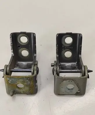 Rear door hinge set