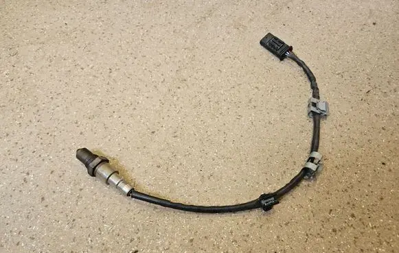 BMW 4 F32 F33 Lambda probe sensor 8589104
