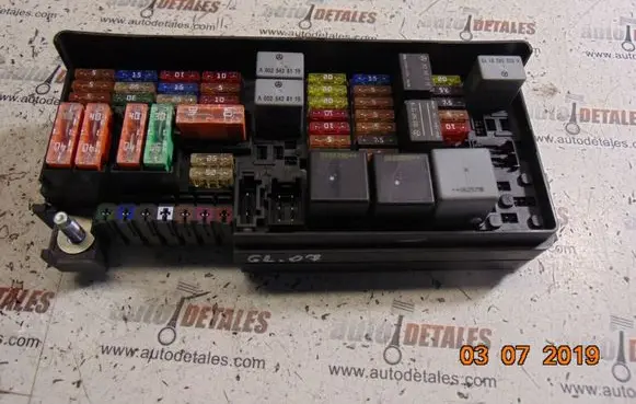 Mercedes-Benz GL X164 Fuse module A1645402372