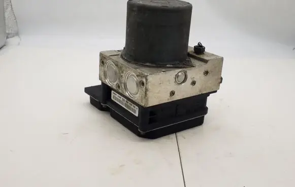 Audi A4 S4 B8 8K ABS Pump 8K0907379AB