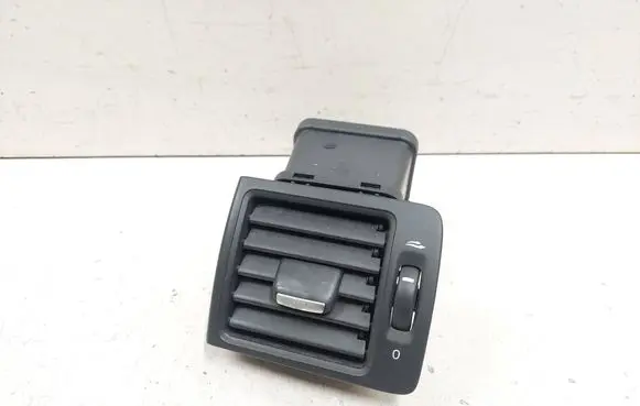 Volvo V50 Dashboard side air vent grill/cover trim 506001
