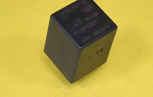 Renault Laguna I Other relay 2041002 73365