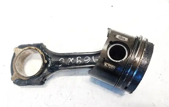 Mercedes-Benz E W211 Piston with connecting rod