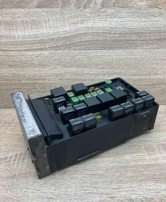 Dodge Grand Caravan Fuse module 04869201AN 04869000AI