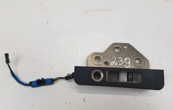 BMW 4 F32 F33 Convertible roof lock/latch 7290347