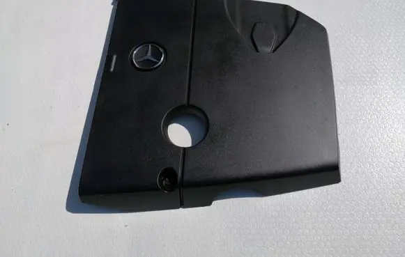 Mercedes-Benz C W204 Engine cover (trim) A6510101667
