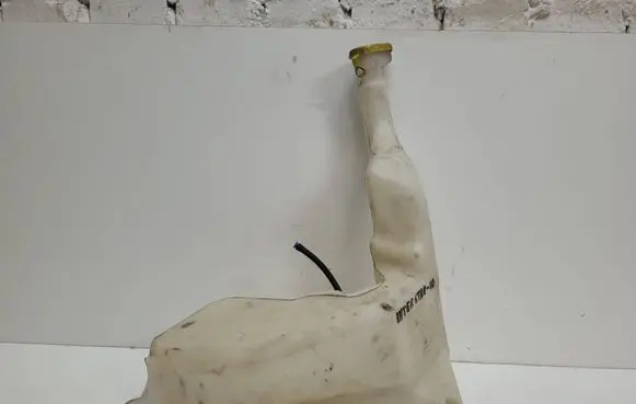 Nissan Interstar Windshield washer fluid reservoir/tank 8200146985