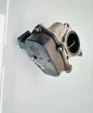 Volkswagen Touran II Throttle body valve 007900182