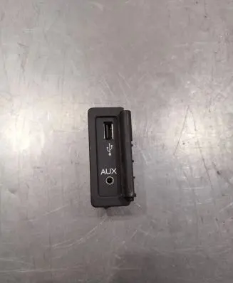Renault Megane III USB socket connector 280230002r
