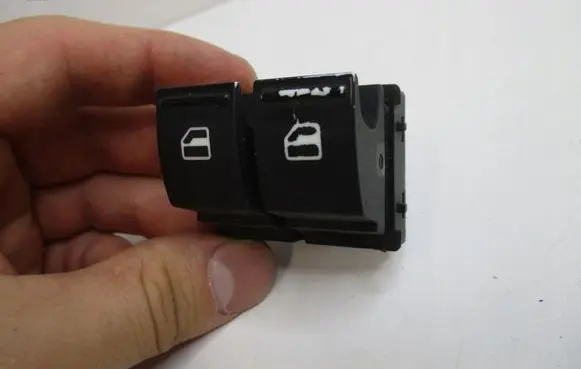 Skoda Rapid (120G, 130G, 135G) Central console control unit 1K3959857A