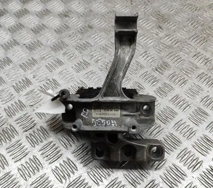 Engine mount bracket