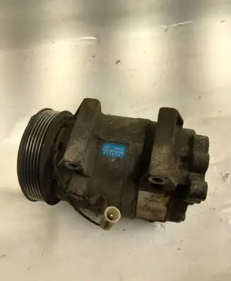 Volvo S70 V70 V70 XC Air conditioning (A/C) compressor (pump) 8708581