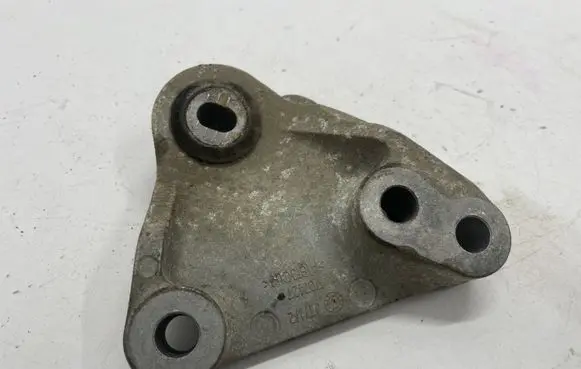 Opel Insignia B Engine mounting bracket 22937314