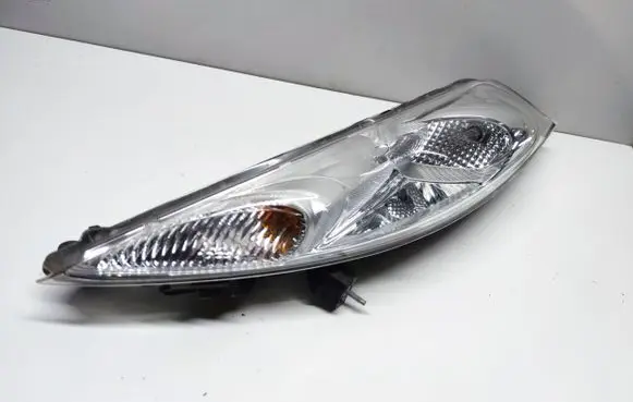 Nissan Juke I F15 Headlight/headlamp