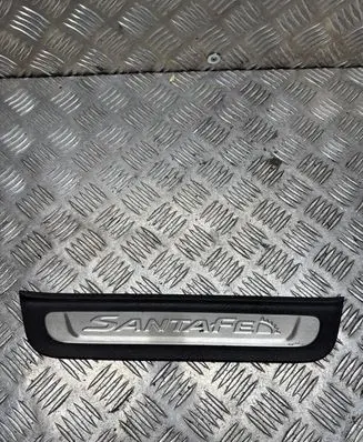 Hyundai Santa Fe Rear sill trim cover 85887S1500