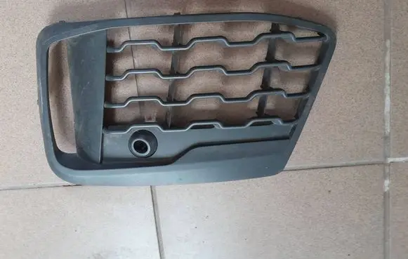 BMW X1 F48 F49 Front bumper lower grill 8059889 21163611