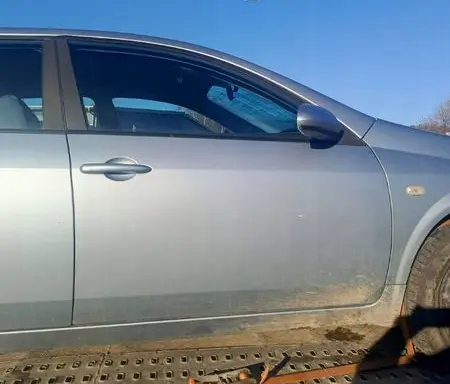 Nissan Primera Front door 