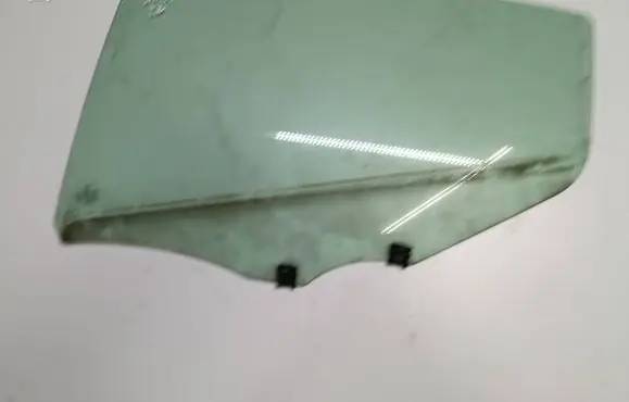 Rear door window glass