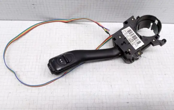 Volkswagen PASSAT B5.5 Indicator stalk 8L0953513J