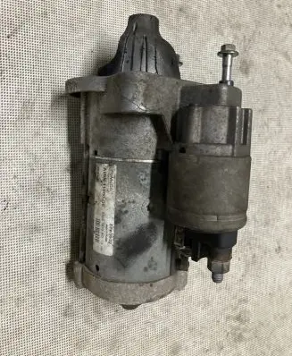 Ford Kuga II Starter motor AV6N11000GE