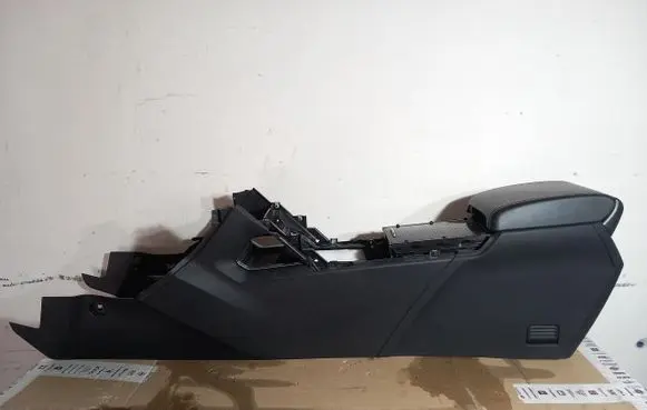 Land Rover Range Rover Evoque L551 Center console 