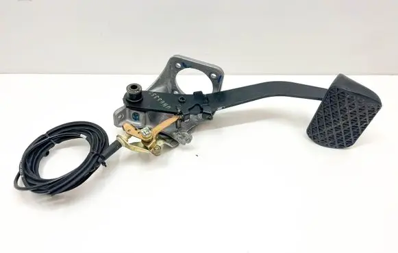 Mercedes-Benz SL R129 Brake pedal A1232910082 A1292600251
