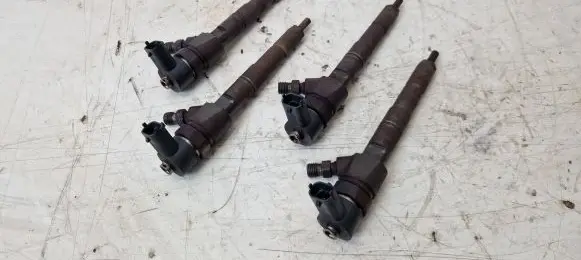 Saab 9-5 Fuel injectors set 0445110327