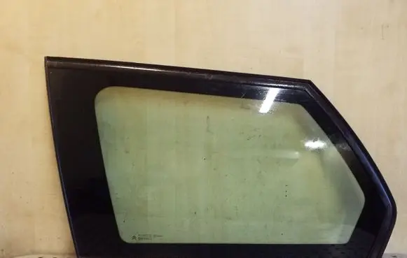 Citroen C4 Grand Picasso Rear side window