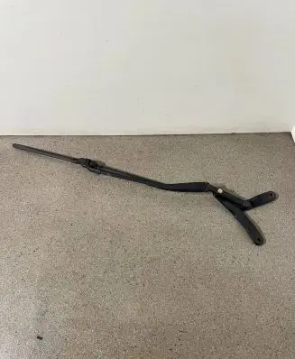 Mercedes-Benz E W212 Front wiper blade arm 3392125703