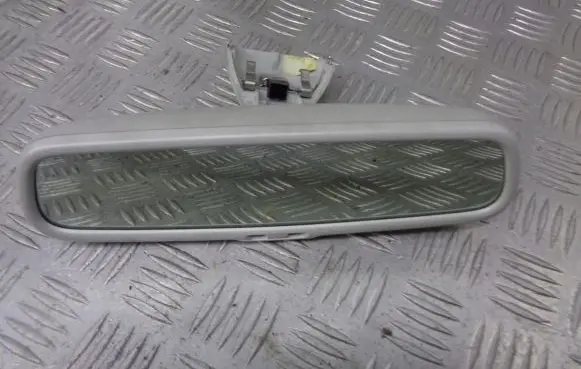 Skoda Octavia Mk2 (1Z) Rearview mirror trim 