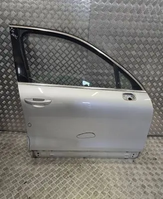 Volkswagen Touareg II Front door 