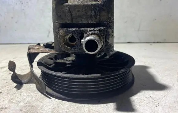 Volvo V70 Power steering pump