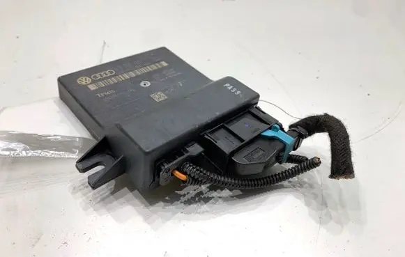 Audi Q7 4L Gateway control module 4L0907468