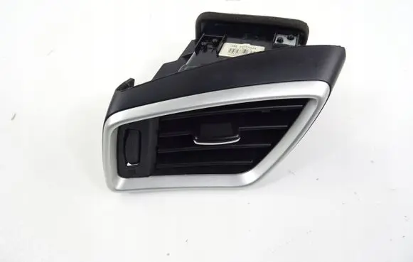 Nissan Qashqai Dashboard side air vent grill/cover trim 687614EA0A