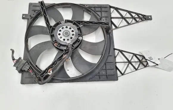 Skoda Fabia Mk2 (5J) Electric radiator cooling fan 6Q0121207N