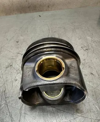 Volkswagen PASSAT B8 Piston 81l155