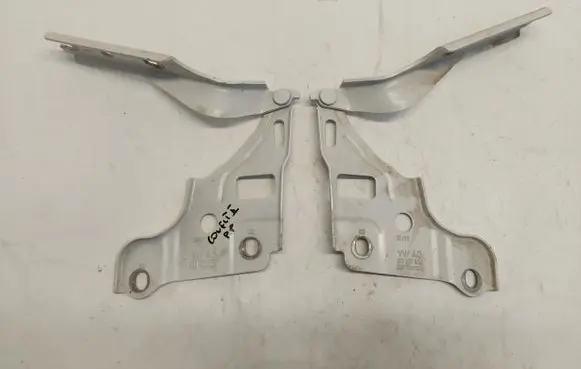 Engine bonnet/hood hinges