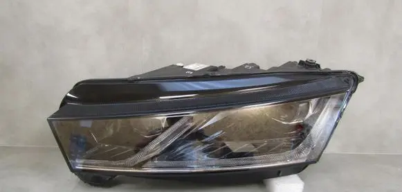 Skoda Octavia Mk4 Headlight/headlamp 5E4941015A