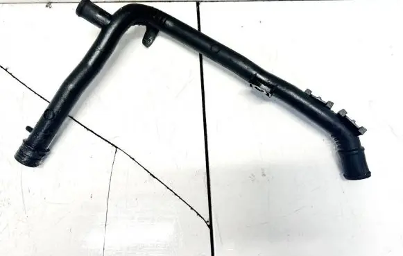 Volkswagen Touran II Engine coolant pipe/hose